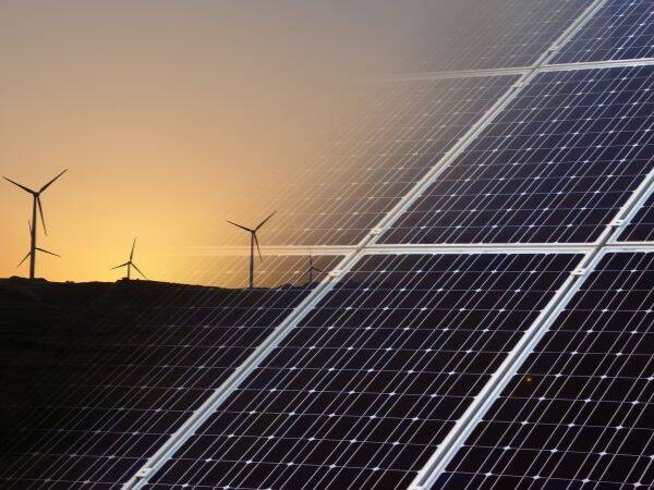 Dlaczego powinieneś inwestować w odnawialne źródła energii: 3 najważniejsze korzyści
